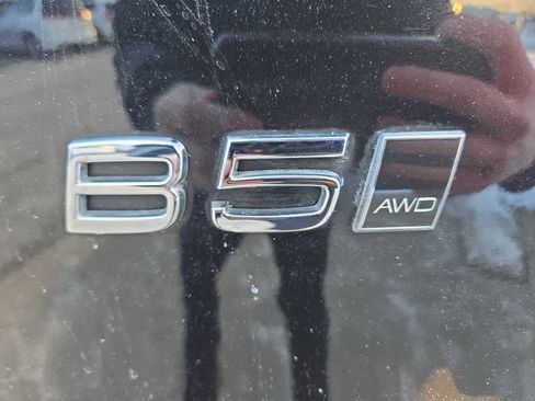 Used 2023 Volvo XC40 B5 Plus w/ Driver Assist Package image 9