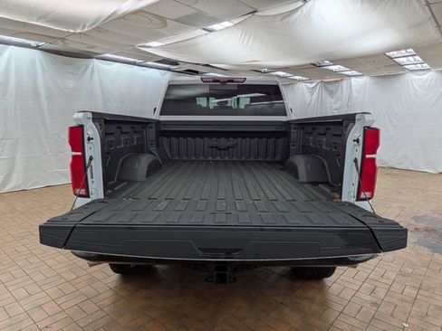 Used 2026 Chevrolet Silverado 2500 ZR2 AWD/4WD image 7