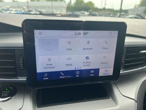 Used 2020 Ford Explorer XLT w/ Equipment Group 202A AWD/4WD image 7