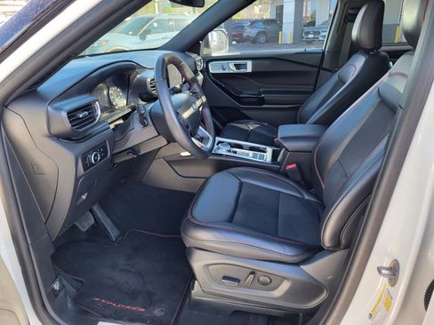 Certified 2023 Ford Explorer ST-Line w/ Class IV Trailer Tow Package image 19