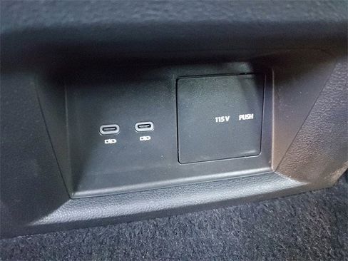 Certified 2023 Volkswagen Atlas SE w/ Black Wheel Package image 13