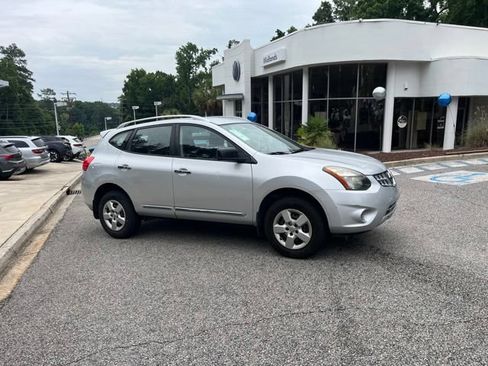 Used 2014 Nissan Rogue S w/ Convenience Package FWD image 2