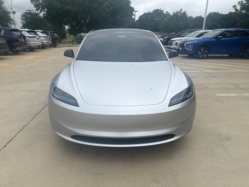Used 2025 Tesla Model 3 RWD image 2