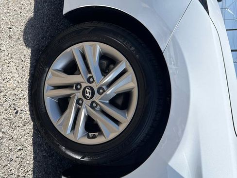 Used 2019 Hyundai Elantra SEL FWD image 25