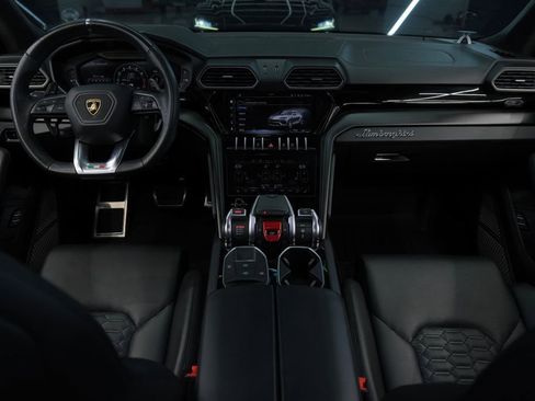 Used 2022 Lamborghini Urus AWD/4WD image 49