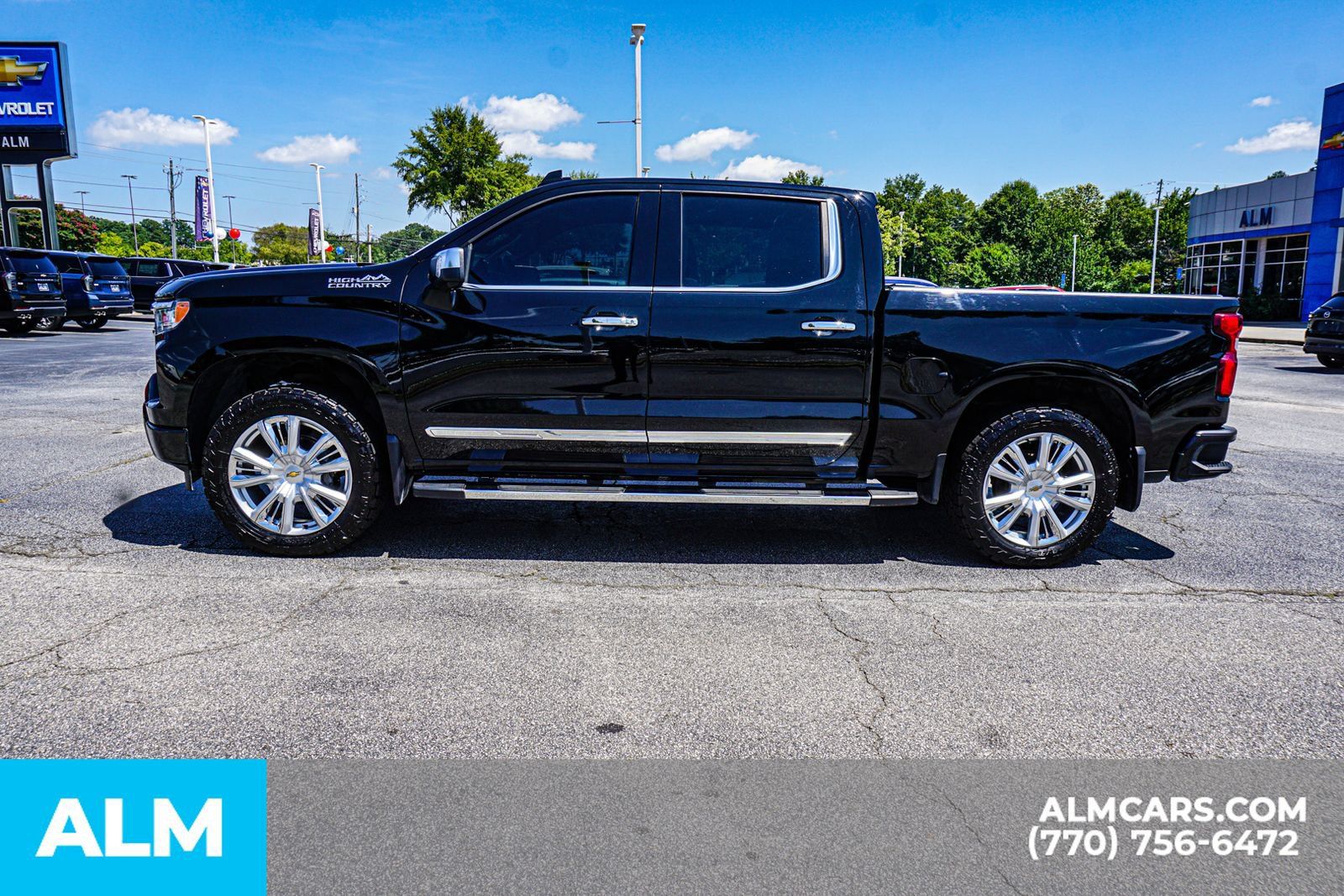 Used 2023 Chevrolet Silverado 1500 High Country w/ High Country Premium Package AWD/4WD image 9