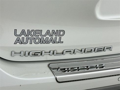 Used 2021 Toyota Highlander Platinum image 30