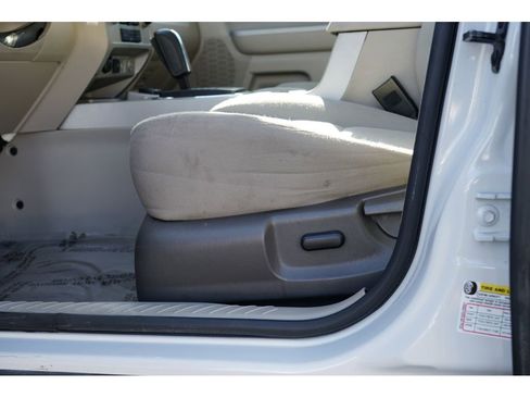 Used 2011 Ford Escape 2WD Hybrid image 15