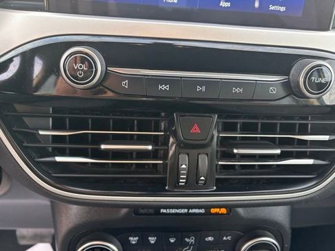 Used 2020 Ford Escape SE image 13