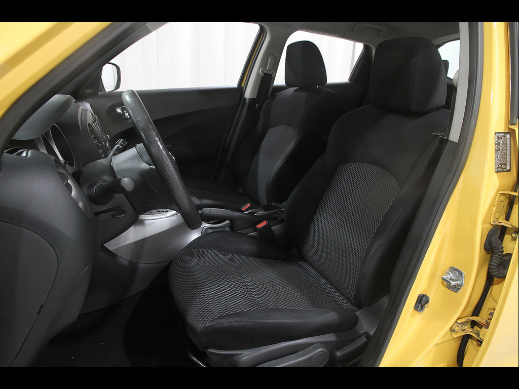 Used 2016 Nissan Juke S FWD image 5