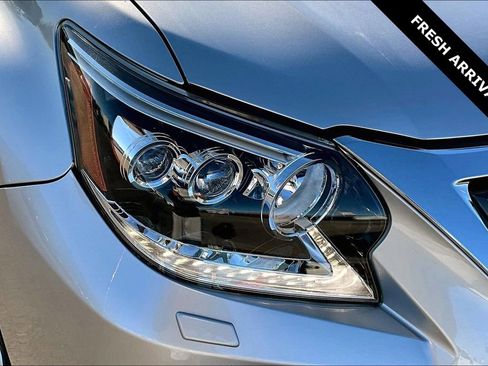 Used 2018 Lexus GX 460 image 32