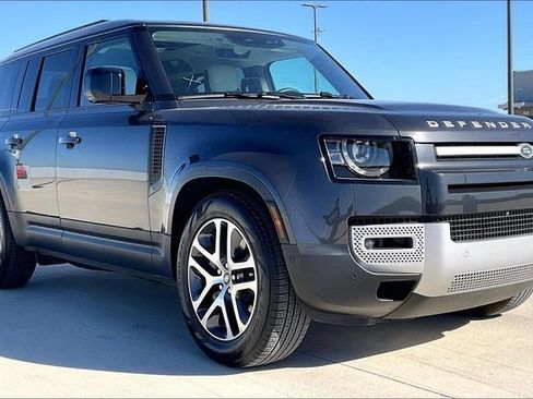 Used 2025 Land Rover Defender 110 S image 13