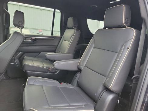 Certified 2025 Chevrolet Suburban Premier RWD image 14