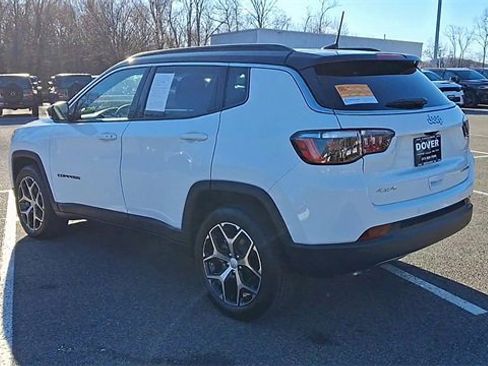 Used 2024 Jeep Compass Limited image 6