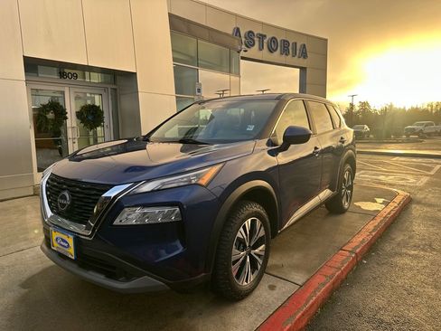 Used 2023 Nissan Rogue SV image 8