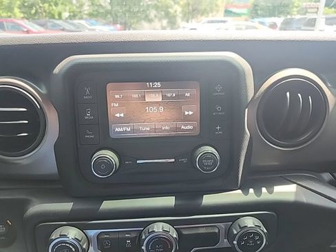 Used 2020 Jeep Wrangler Sport AWD/4WD image 12
