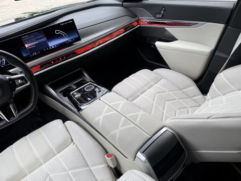 Used 2023 BMW 760i xDrive AWD/4WD image 5