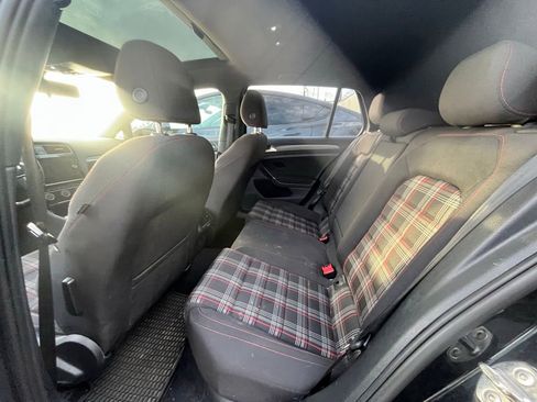 Used 2018 Volkswagen GTI SE image 8