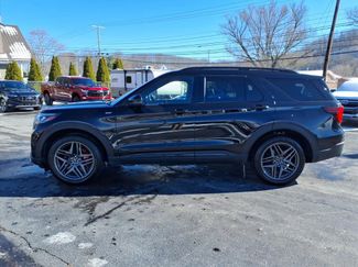 Used 2025 Ford Explorer ST-Line w/ ST-Line Street Pack video 2