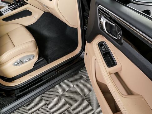 New 2026 Porsche Macan image 26