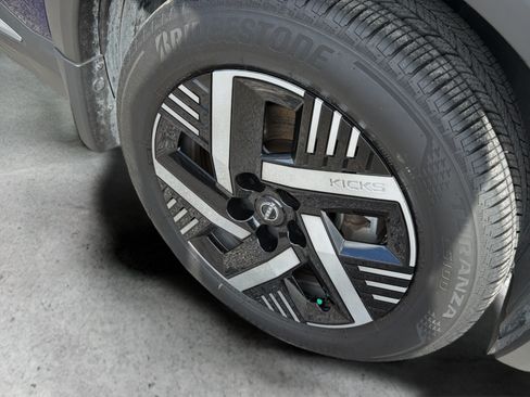 Certified 2025 Nissan Kicks SV w/ SV Premium Package FWD image 15