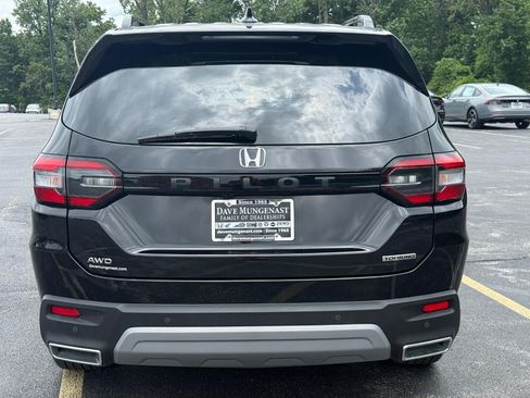 Used 2025 Honda Pilot Touring image 5