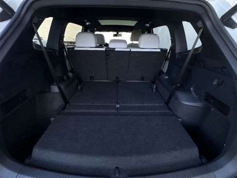 Used 2019 Volkswagen Tiguan SEL R-Line w/ 3rd Row Seat Package image 38