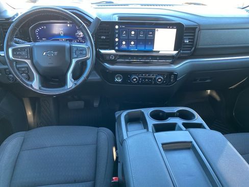 Used 2022 Chevrolet Silverado 1500 LT Trail Boss image 4