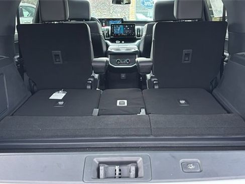New 2025 Ford Expedition Platinum w/ Stealth Performance Package image 32