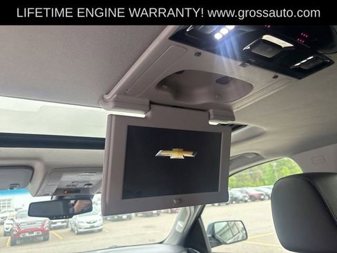 Used 2019 Chevrolet Suburban LT AWD/4WD image 25