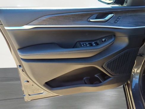 New 2025 Jeep Grand Cherokee Limited AWD/4WD image 13
