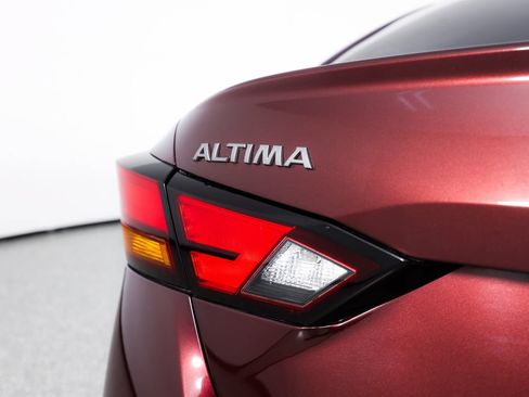Used 2023 Nissan Altima 2.5 SV FWD image 9
