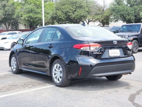 Used 2025 Toyota Corolla LE FWD image 3