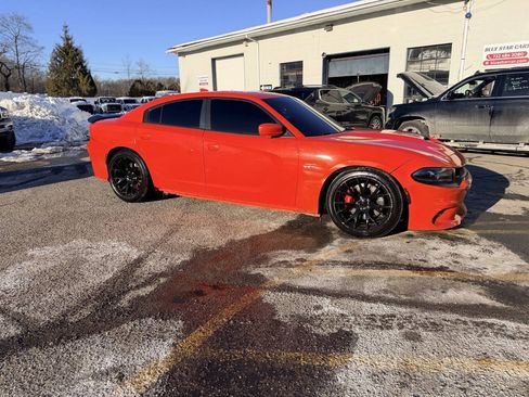 Used 2016 Dodge Charger R/T Scat Pack w/ Technology Group RWD image 6