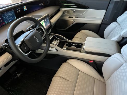 New 2026 Lincoln Nautilus Reserve AWD/4WD image 9