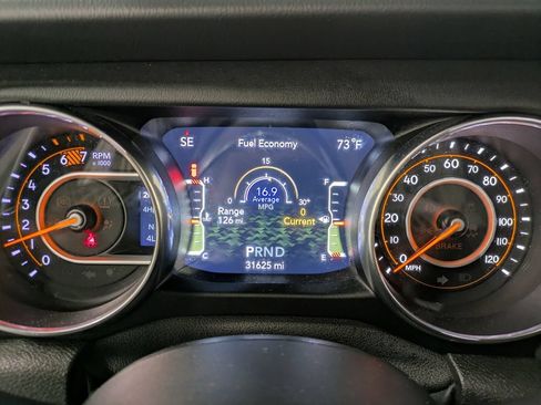 Used 2020 Jeep Wrangler Unlimited Sahara AWD/4WD image 15