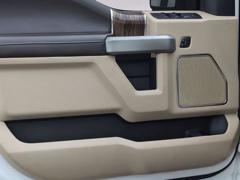 Used 2018 Ford F150 Lariat AWD/4WD image 12