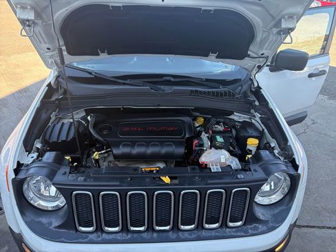 Used 2018 Jeep Renegade Sport w/ Power & Air Group image 20