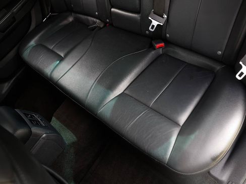 Used 2010 Chrysler 300 Touring RWD image 10