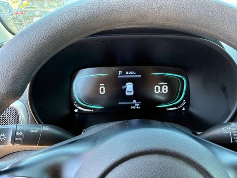 Used 2025 Kia Soul LX w/ LX Technology Package image 10