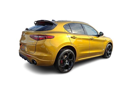 Used 2022 Alfa Romeo Stelvio Veloce image 6