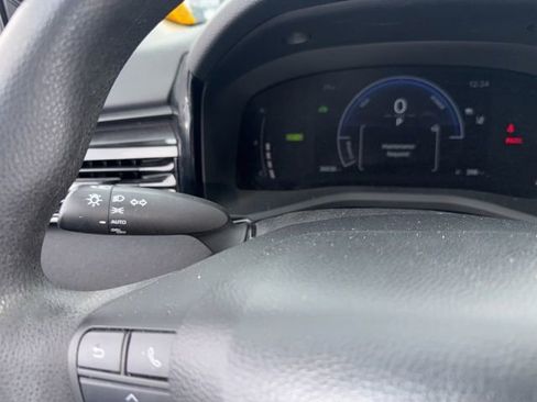 Used 2025 Toyota Camry LE image 34