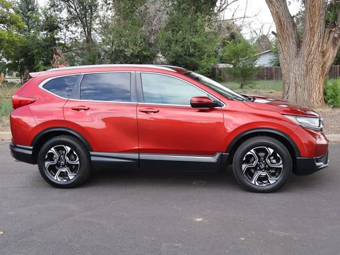 Used 2017 Honda CR-V Touring image 3
