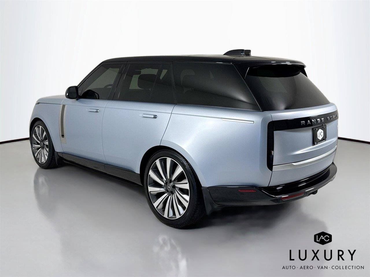 Used 2023 Land Rover Range Rover SV AWD/4WD image 7