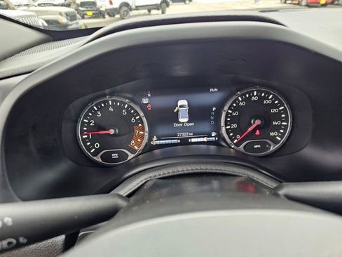 Used 2021 Jeep Renegade Latitude w/ Luxury Group II image 16