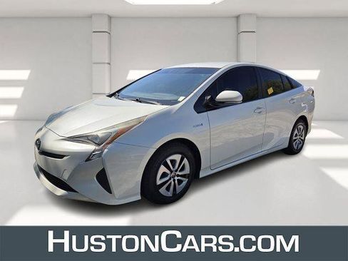 Used 2016 Toyota Prius Four image 1