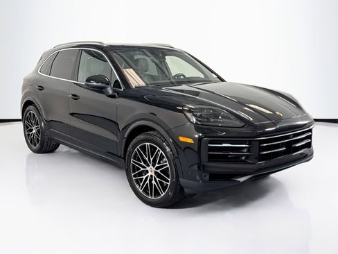 Used 2025 Porsche Cayenne image 7