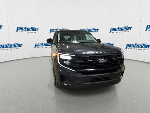 New 2026 Ford Expedition Active image 3