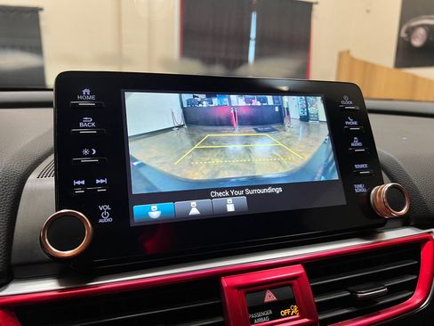 Used 2018 Honda Accord Sport image 24