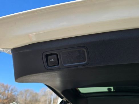 Used 2022 Ford Expedition Limited AWD/4WD image 9